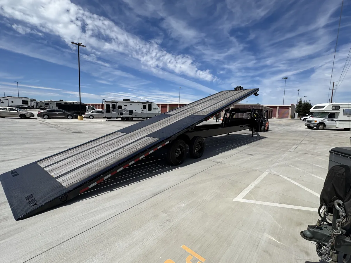 40' Gooseneck Full Hydraulic Tilt